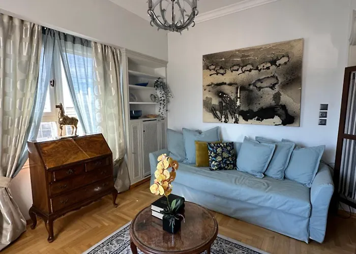 2 Bd Apt In Syntagma With Acropolis View
